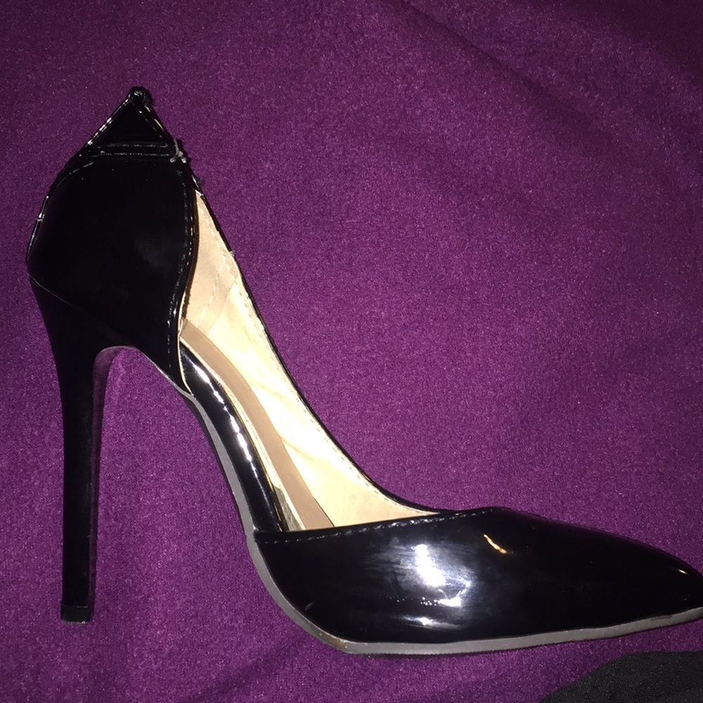 Heels - Picture 2 of 5